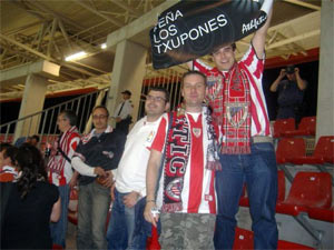 Miembros de la Peña Los Txupones de Alicante